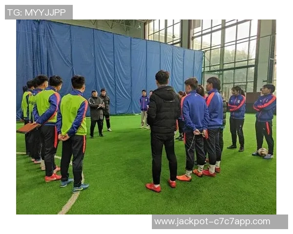 提升五人制足球教练水平的必备证书与培训指南解析