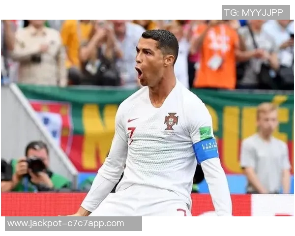 足球球员庆祝动作的多样性与背后故事探讨